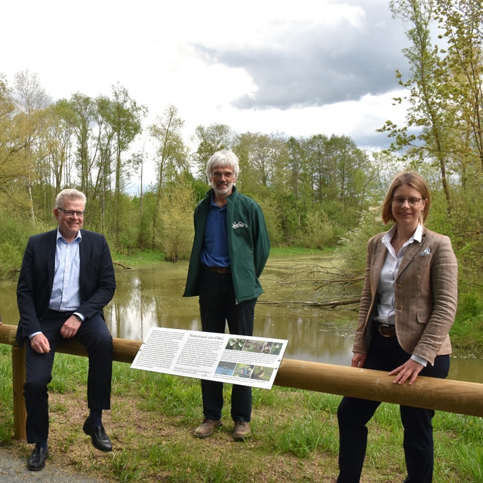 Von links: OB Thomas Ebersberger, Gregor Aas (Leiter des Ökologisch-Botanischen Gartens der Universität Bayreuth) und Dr. Nicole Kaiser (Kanzlerin der Universität Bayreuth).