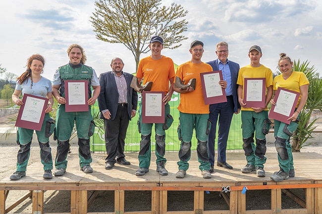 Das Foto zeigt Theresa Gerlach/Marcel Doffin (2. Platz), Gerhard Zäh, Präsident des VGL Bayern, Michael Huber/Michael Reindl (1. Platz), Oberbürgermeister Thomas Ebersberger, Michael Sittard/Veronika Kufer (3. Platz).