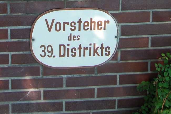 Schild des Distriktsvorstehers