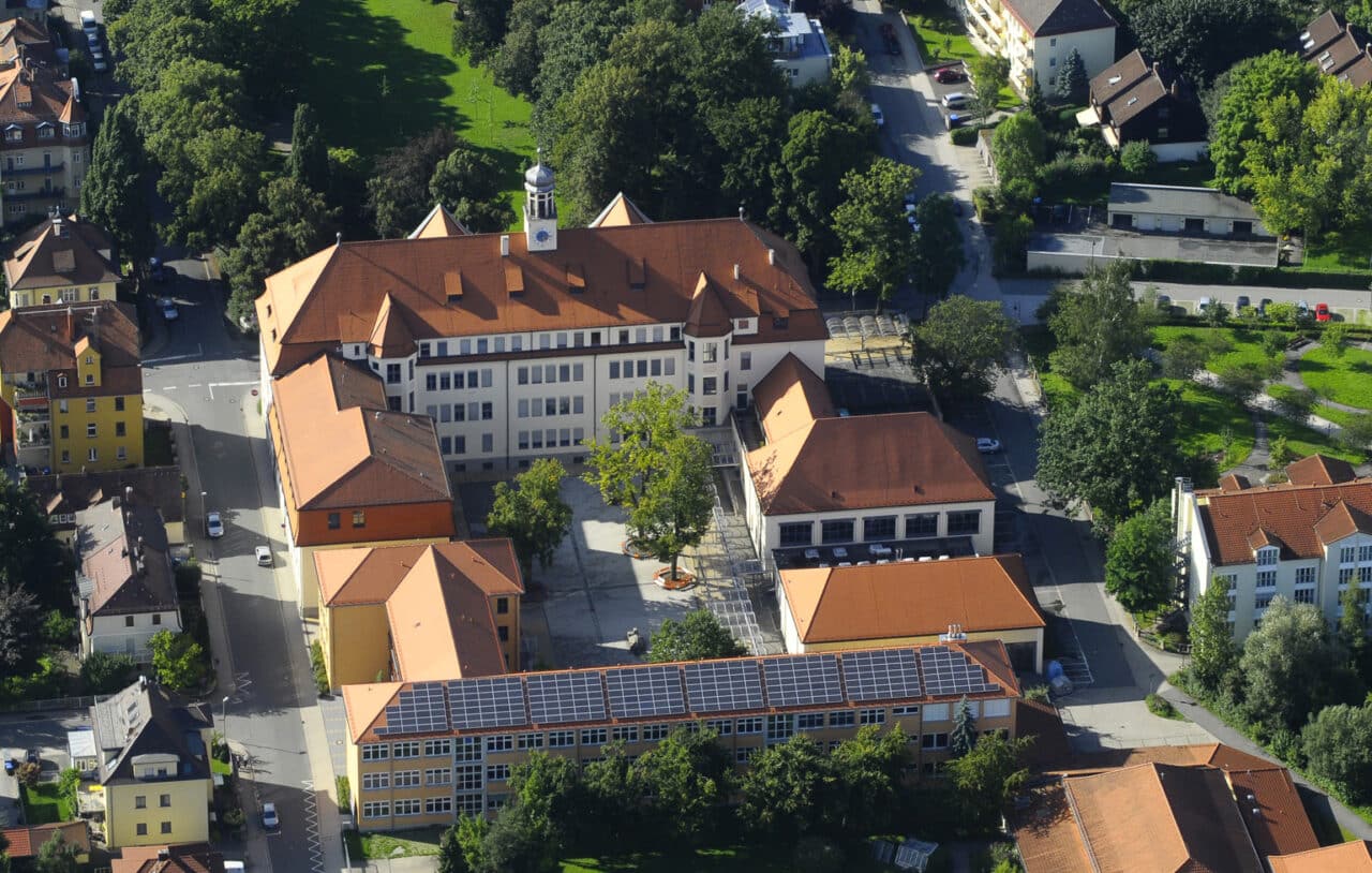 Schulgebäude aus der Vogelperspektive. | Foto: Stadt Bayreuth