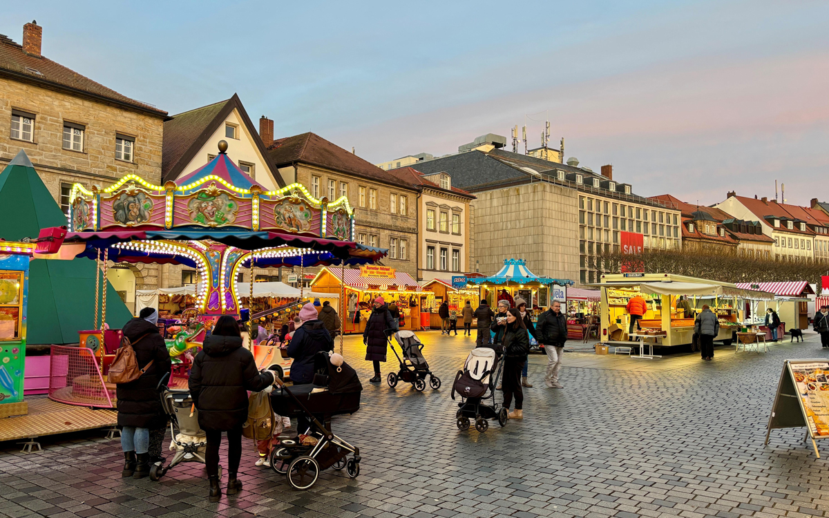 Marktbuden in der Fußgängerzone