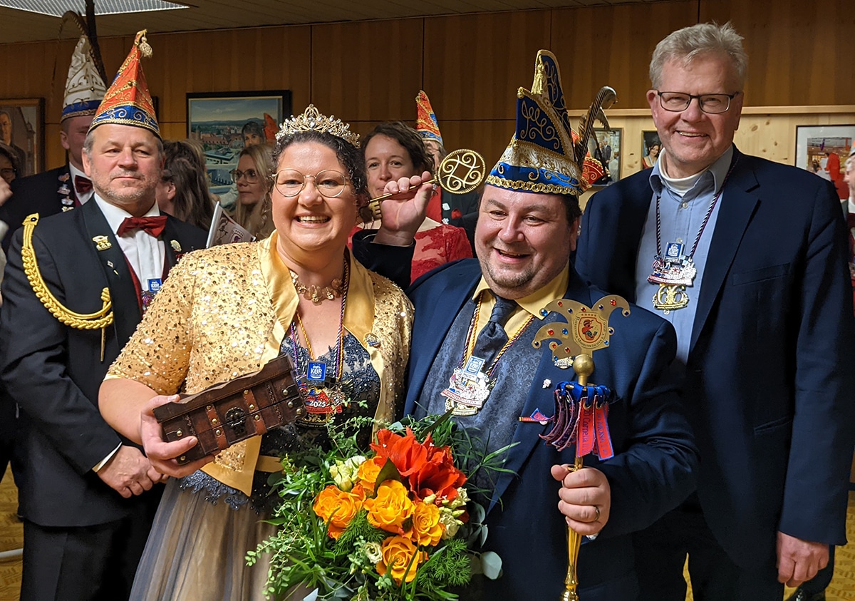 Der Oberbürgermeister mit dem Faschingsprinzenpaar