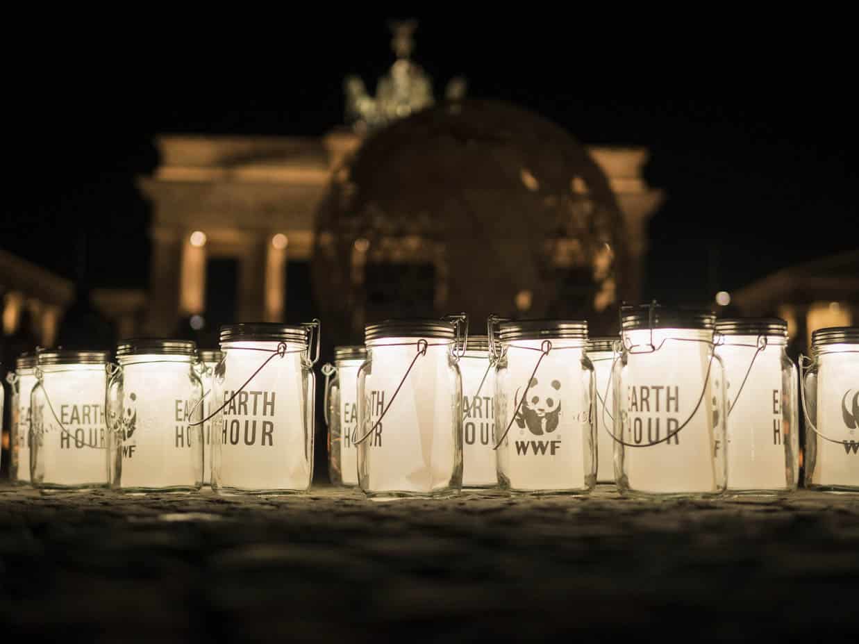 Windlichter mit dem Schriftzug Earth Hour | Foto: Daniel Seiffert